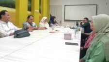 Perwakilan dosen P3K dengan Wakil Rektor II UNTAN M. Irfani Hendri saat melaksanakan diskusi di Student Union UPT Bahasa Untan, (Ist).