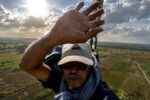 Viral! Petani di Tuban 'Terbang' Pakai Drone Raksasa Viral! Petani Jombang 'Terbang' Pakai Drone Raksasa di Tuban, Aksinya Bikin Heboh Warganet