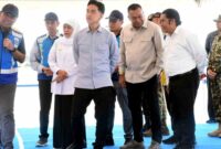 Wakil Presiden Gibran Rakabuming Raka meninjau progres pembangunan Jalan Tol Prosiwangi di Situbondo, (Fia Rahma/Liputansatu.id).