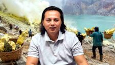 Ketua Umum Netra Bakti Indonesia (NBI), HRM Khalilur R. Abdullah Sahlawiy (Gus Lilur), menyampaikan pandangannya tentang pentingnya kepastian hukum bagi penambang belerang tradisional di Kawah Ijen agar negara hadir melindungi rakyat kecil, (Fia Rahma/Liputansatu.id).