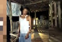 Petugas Polsek Semanding bersama tim terkait melakukan olah tempat kejadian perkara (TKP) setelah seorang petani berinisial Ngasiman (58), warga Desa Kowang, Kecamatan Semanding, Kabupaten Tuban, ditemukan meninggal dunia di area ladang jagung, (Assayid Annazili/Liputansatu.id).
