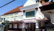 Kejaksaan Negeri Tuban menjadi sorotan menyusul pemeriksaan sejumlah pejabat kejaksaan terkait dugaan pelanggaran dalam penanganan perkara tambang ilegal, (Assayid Annazili/Liputansatu.id).