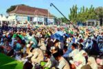 Lautan Manusia di Alun-alun Situbondo, Haul Masyayikh Dihadiri Lebih dari 150 Ribu Jemaah Ribuan jemaah mengikuti Haul Masyayikh Jemaah Sholawat Nariyah di Alun-alun Situbondo