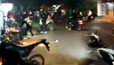 Tangkapan layar yang beredar memperlihatkan suasana saat terjadi dugaan pengeroyokan terhadap sejumlah warga SH Terate di Kabupaten Tuban, Minggu (19/7/2026) dini hari, (Assayid Annazili/Liputansatu.id)