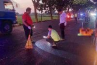 Polisi Melakukan Olah Tempat Kejadian Perkara (TKP) di Dusun Kuwu Desa/Kecamatan Widang Tuban (gambar : ist.)