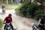 Truk Tambang Bikin Jalan Kepohagung Hancur, Bupati Tuban: Itu Tanggung Jawab Desa Jalan Kepohagung Rusak Parah, Warga Keluhkan Dampak Truk Tambang