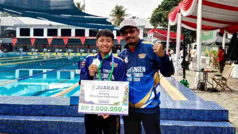 Andi Dirga Priambodo, siswa SMPN 1 Tulungagung, sukses mengharumkan nama Tulungagung dan Jawa Timur dengan meraih Juara 1 renang gaya bebas 50 meter O2SN 2026 tingkat nasional, (Hendra/Liputansatu.id).