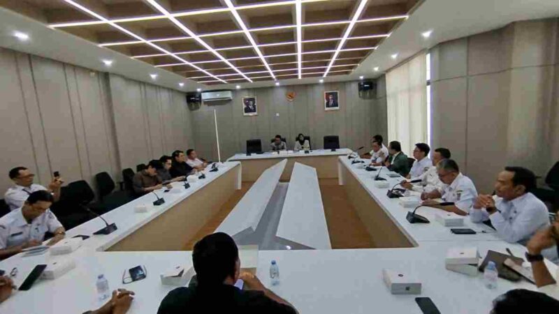 Suasana di dalam ruang rapat Komisi II DPRD Tuban siang tadi (23/09/2026) (gambar : Assa Annazili)