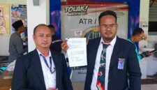 Kuasa Hukum Pelapor saat ditemui awak media di Kantor BPN Tuban (08/10/2026) (gambar : Assa Annazili)